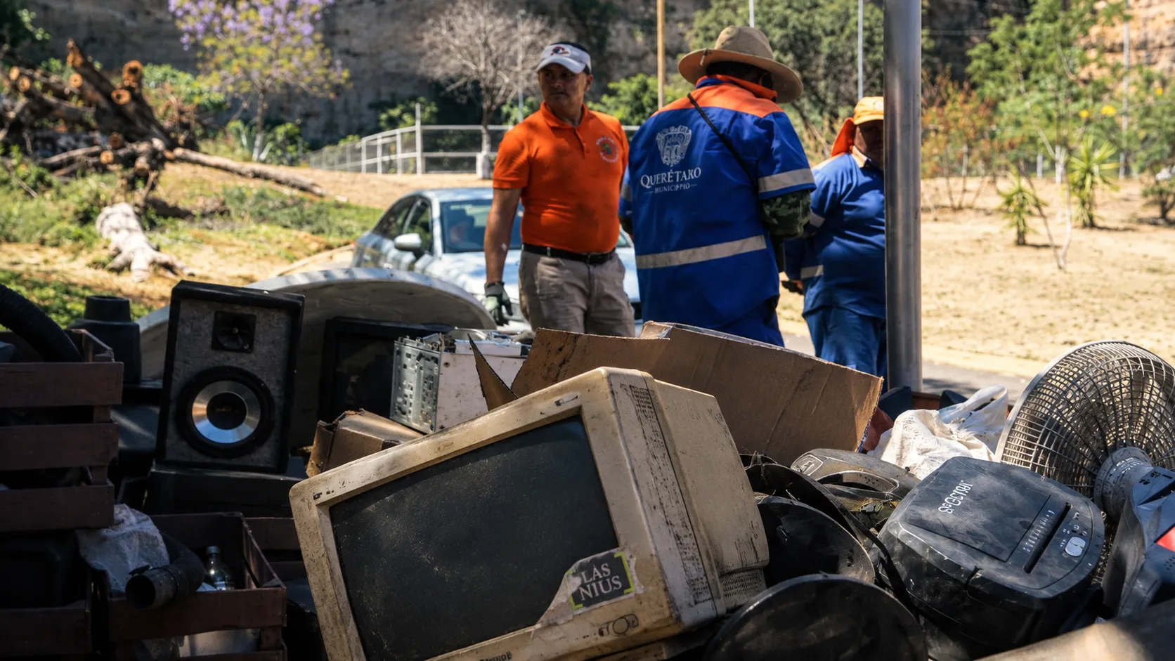 Saca tu refri viejo al mega basurero de Constituyentes
