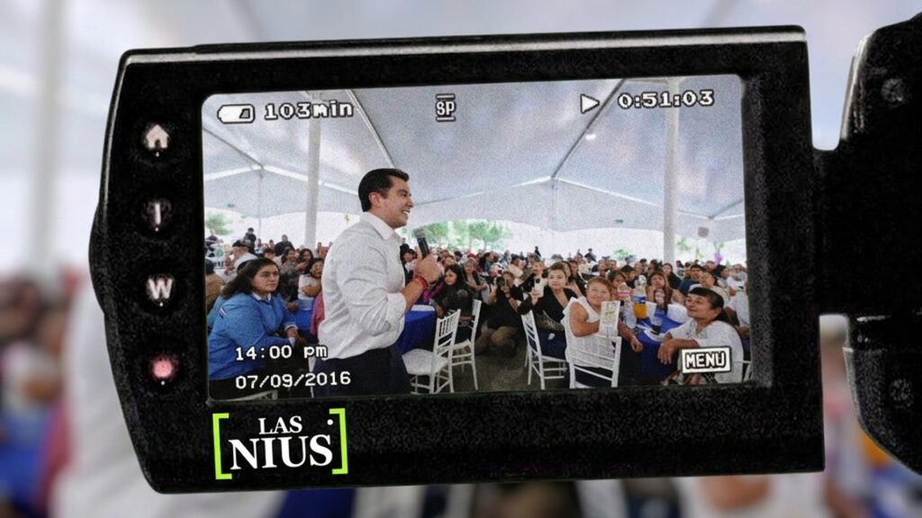 El alcalde se dio su vuelta por el 29 aniversario de la FECOPSE para recordarle a la raza tianguista que su gobierno sí les tira esquina con el programa El Extra.